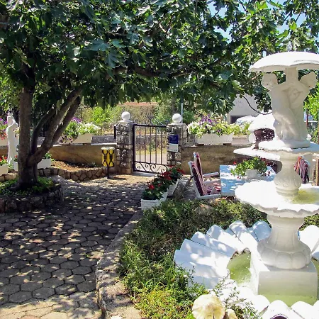 Dilly-1 By Interhome