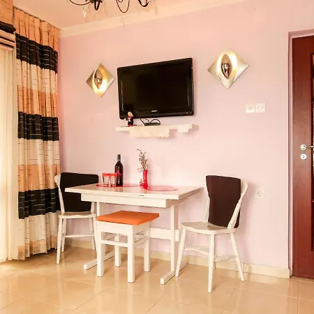 Dilly-1 By Interhome Appartamento